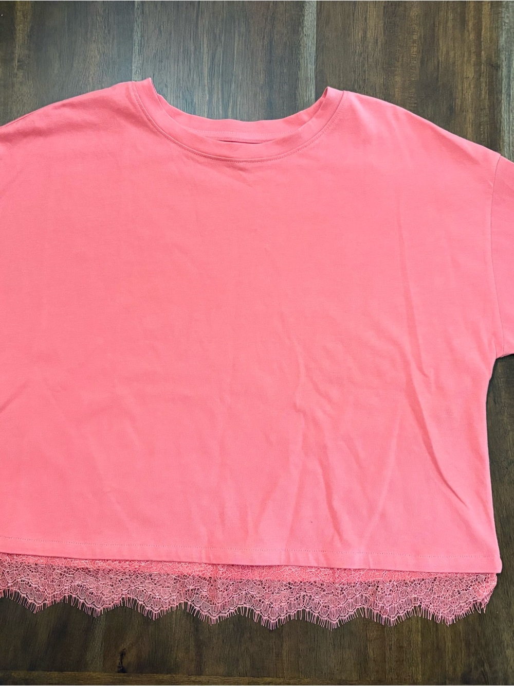 Loft Cropped Lace-Hem Tee in Coral Pink